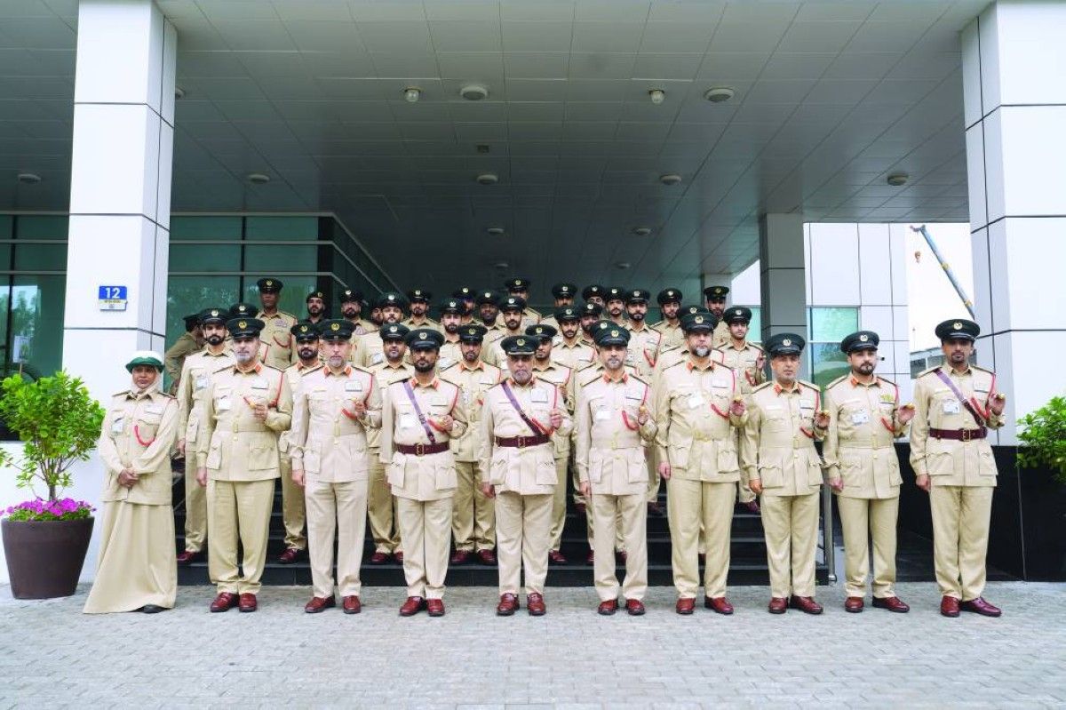 خليل المنصوري يتفقد مركز شرطة الخوانيج