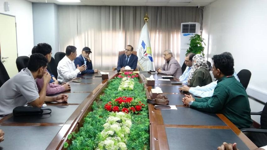 وزير الصحة يترأس اجتماعًا لتعزيز الرقابة الصحية في المنافذ الجوية