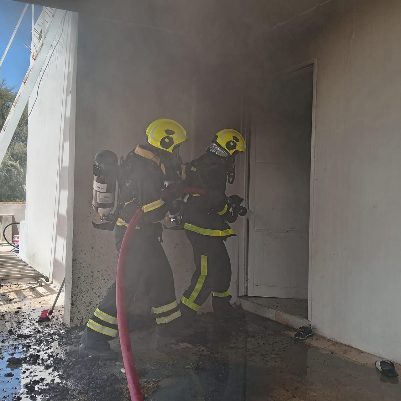 دون اصابات .. إخماد حريق شب في منزل بولاية ‎نزوى