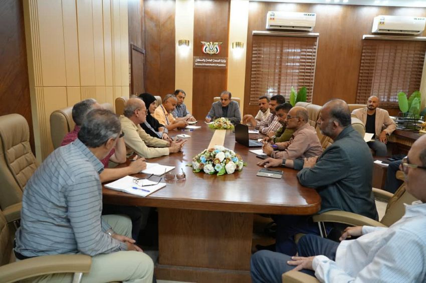 وزير الصحة: انتشار شلل الأطفال يشكل خطرًا حقيقيًا في مناطق سيطرة الحوثيين