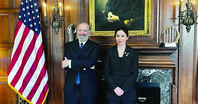 السفيرة الزين الصباح مع الوزير هوارد لوتنيك