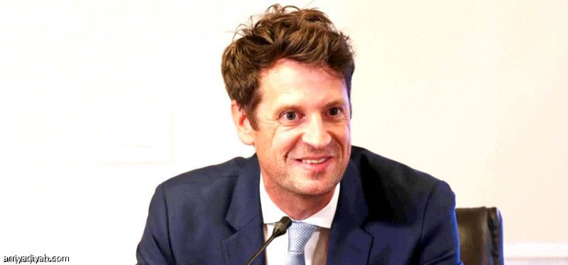 الأهلي يبقي المدير الرياضي