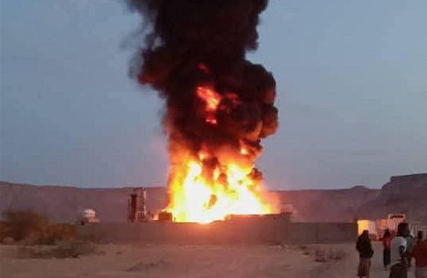 حضرموت..اندلاع حريق هائل في مصفاة وقود تقليدية بمدينة القطن