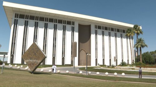 إعلان جديد ومفاجئ من البنك المركزي السعودي بشأن التحويلات المالية من قبل المقيمين إلى خارج المملكة !