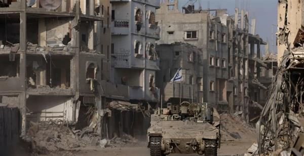 استشهاد 14 فلسطينيا في قصف الاحتلال منزلا بحي الزيتون