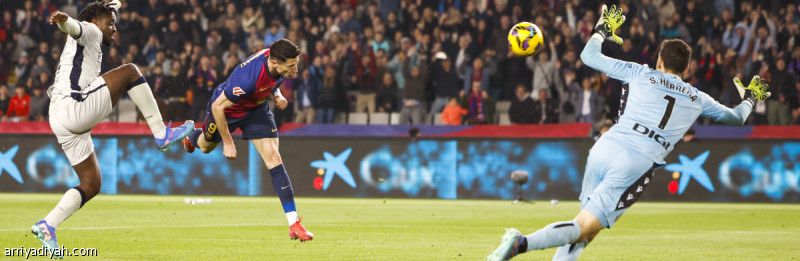 برشلونة يبتعد في الصدارة بثلاثية أوساسونا