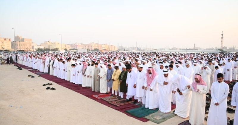 «الراي» تنشر 60 صورة لأداء صلاة العيد