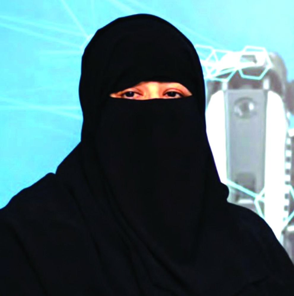 أكاديمية قطرية تبتكر «القبعة الذكية» لتعزيز استقلالية المعاقين بصرياً