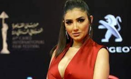 شاهد.. مي عمر عملت فيديو رقص بلدي على واحدة ونص.. اجدع من صافيناز (فيديو)