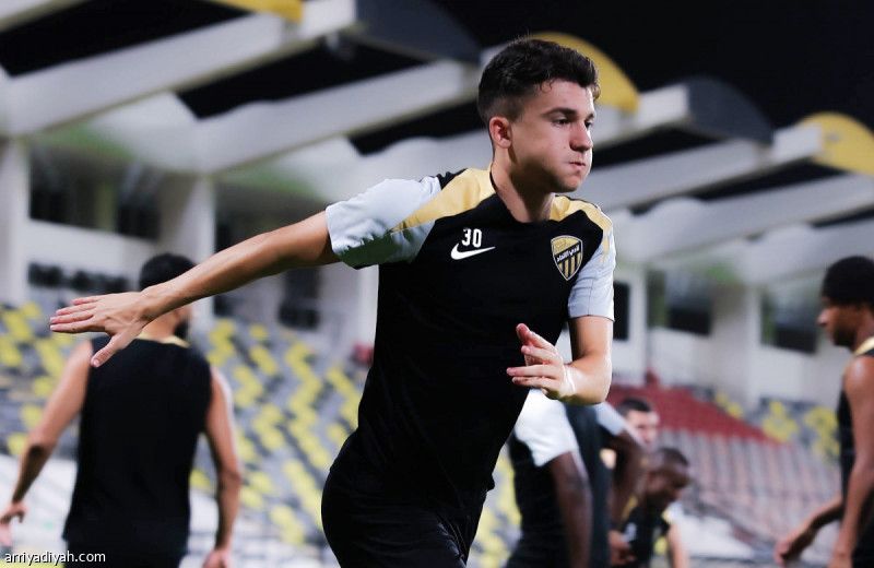 الاتحاد يستعجل عودة هيرنانديز.. وتدريب الإثنين يحسم القرار