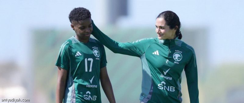 أخضر السيدات يدشن معسكر الدمام