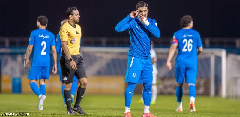 نيوم يقترب بثلاثية الطائي