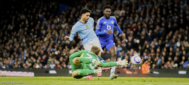 بثنائية.. السيتي يزيد متاعب الثعالب