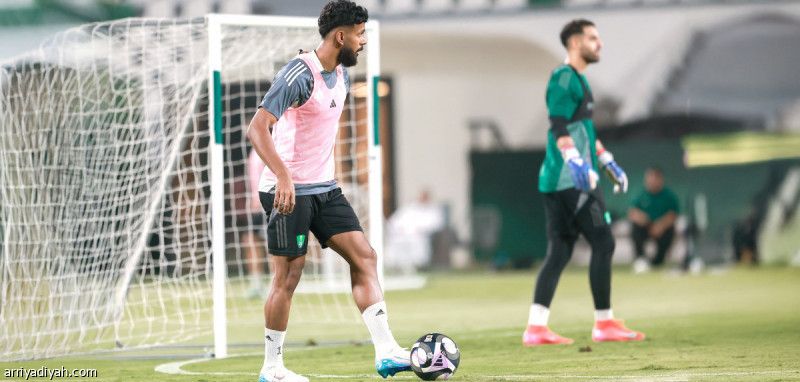 الأهلي.. مفاضلة بين العمار وبكر.. ودامس الأقرب إلى الإبعاد