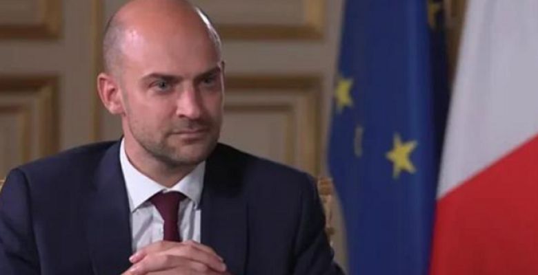 وزير الخارجية الفرنسى يزور الجزائر لترسيخ استئناف الحوار الثنائى