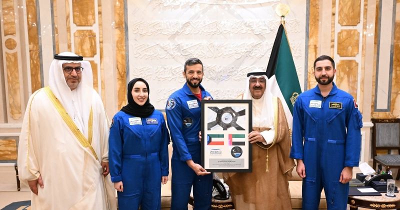 سمو الأمير يستقبل وزير الشباب الإماراتي ورائدي الفضاء المطروشي والملا بمناسبة زيارتهم للبلاد