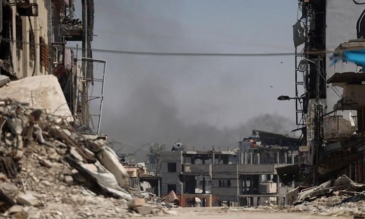 “الجارديان”: إسرائيل حولت أجزاء شاسعة من قطاع غزة إلى “منطقة موت”
