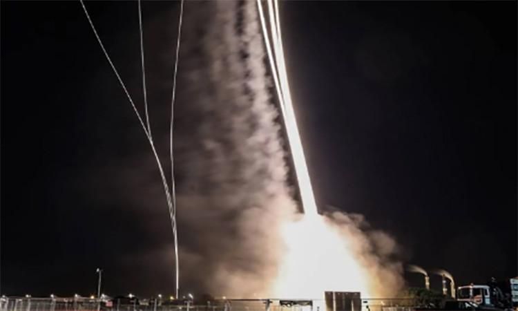 صفارات الإنذار تدوي وسط وجنوب تل أبيب بعد إطلاق صواريخ من غزة