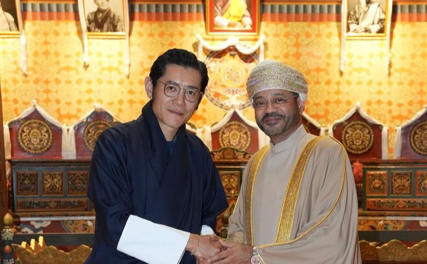 تحيات جلالة السُّلطان إلى ملك ‎بوتان ينقلها وزيرُ الخارجية