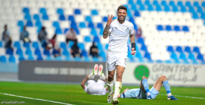 نيوم يسحق الباطن بسباعية.. والتعادل يجمع الجبيل وجدة