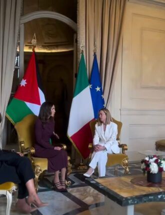 الملكة رانيا العبدالله تطلع رئيسة الوزراء الإيطالية على الأوضاع في غزة ونقص المساعدات الإنسانية