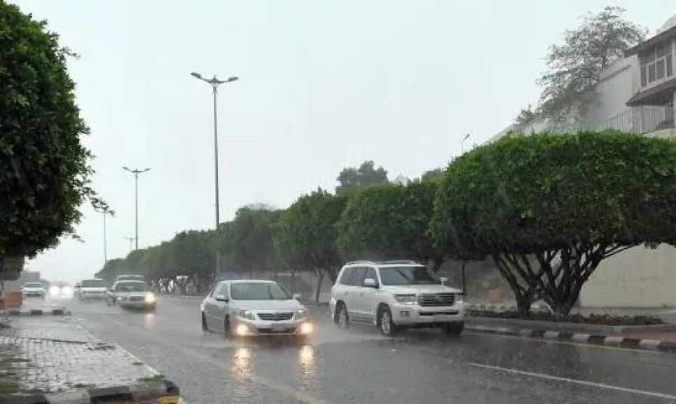 حالة الطقس في السعودية اليوم الخميس 10 أبريل 2025: أمطار رعدية ورياح نشطة مع انخفاض الرؤية