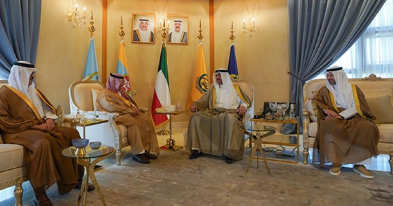 وزير الدفاع بحث مع رئيس هيئة الطيران المدني السعودية التعاون الثنائي والعلاقات الأخوية