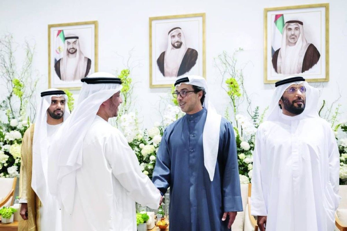 منصور بن زايد يحضر أفراح النعيمي والمزروعي