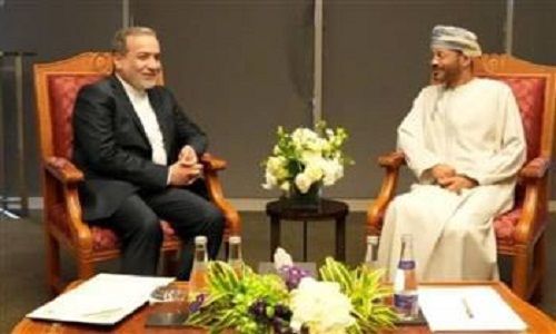 عراقجي يسلم نظيره العماني مواقف إيران لنقلها إلى الطرف الأمريكي