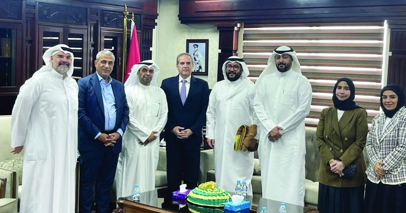 سلمان الصباح ووزير الصحة الأردني يتوسطان الوفد الكويتي المشارك في الزيارة