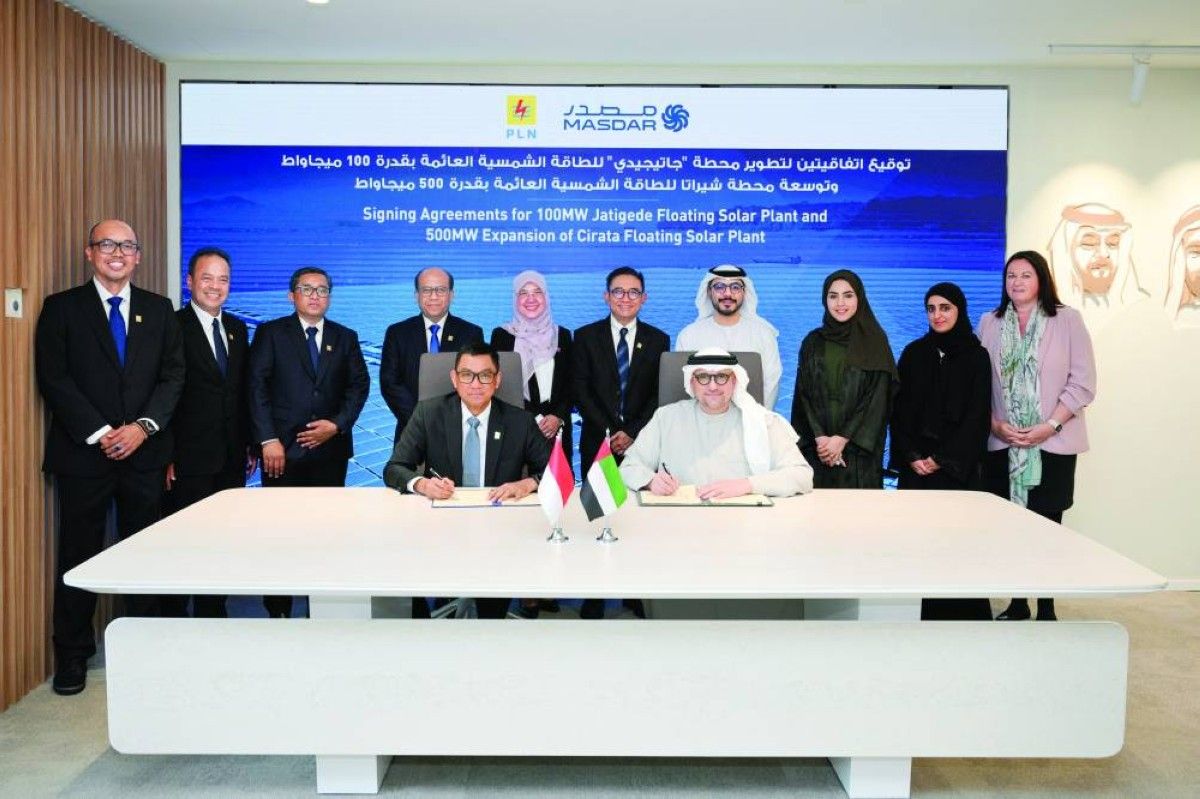 «مصدر» توقّع اتفاقيتين لمشروعين جديدين للطاقة الشمسية في إندونيسيا