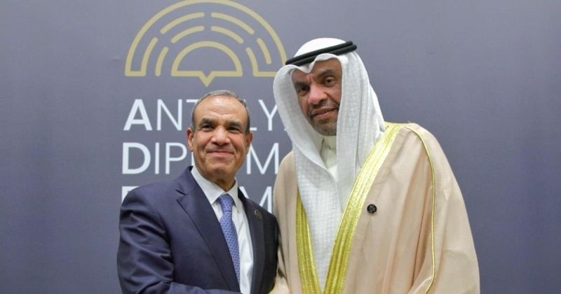 ممثل سمو ولي العهد يلتقي وزير الخارجية المصري على هامش منتدى أنطاليا