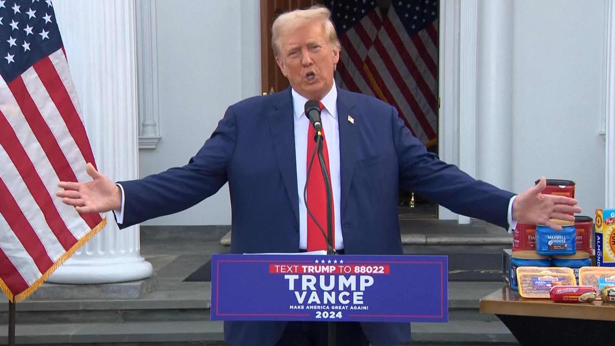 مفاجأة “ترامب” لـ “أبل” تنقذ هواتفها من ورطة كبيرة