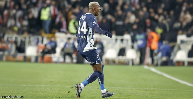 فنربخشة يشدد الخناق على غلطة.. وتاليسكا يسجل