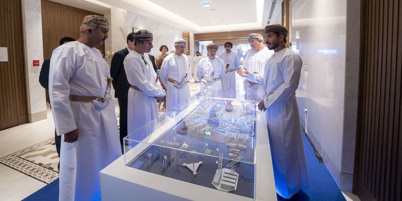 تدشين مصنع متخصّص بالدقم لتصنيع توربينات الرياح بطاقة 1000