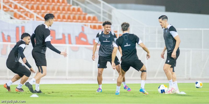 في الملاعب الإماراتية.. التعاون لا يعرف الخسارة