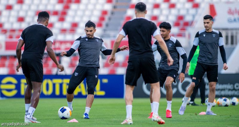 العبدلي يعيد الأحمد.. ويعتمد الأجانب الـ 7