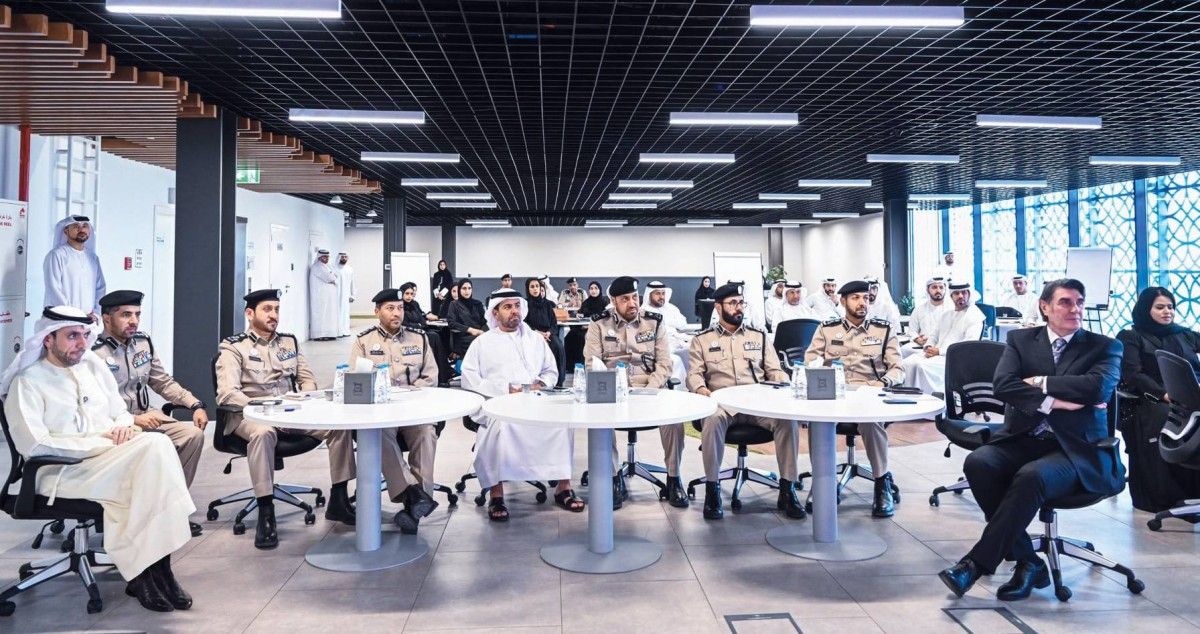 افتتاح مختبر استشراف مستقبل الإعلام الأمني بالشارقة