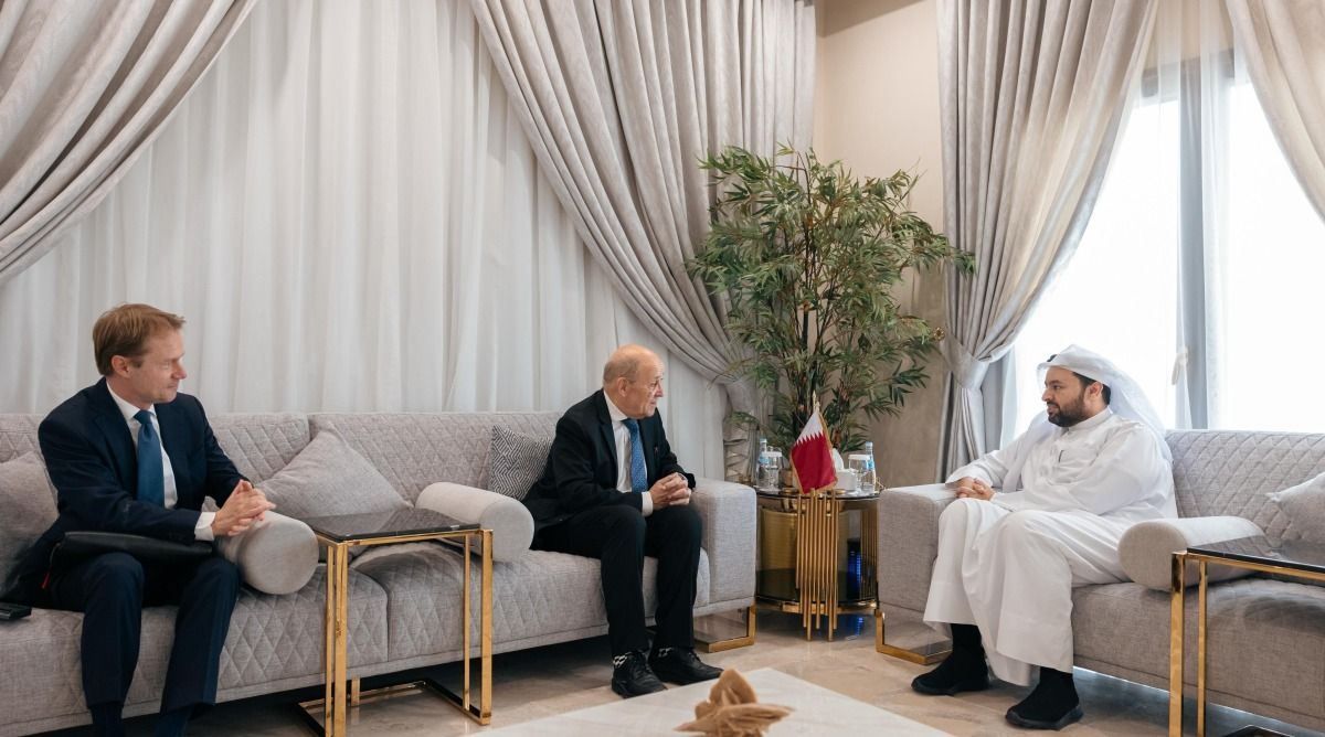 وزير الدولة بوزارة الخارجية يجتمع مع مبعوث الرئيس الفرنسي إلى لبنان