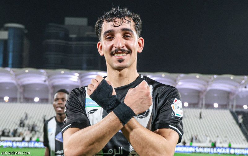 الشباب يقدم عرض التجديد.. الشراري يشترط الزيادة
