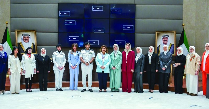 لقطة جماعية للمشاركين في اجتماع اللجنة الوطنية