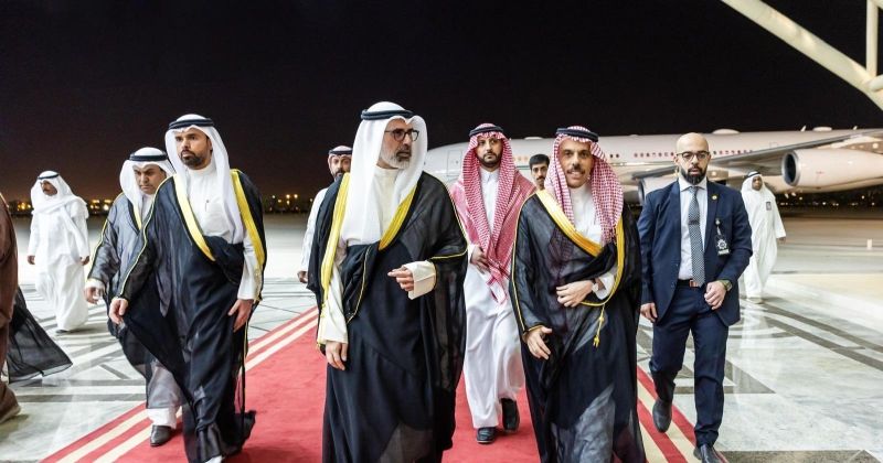 وزير الخارجية السعودي يصل البلاد