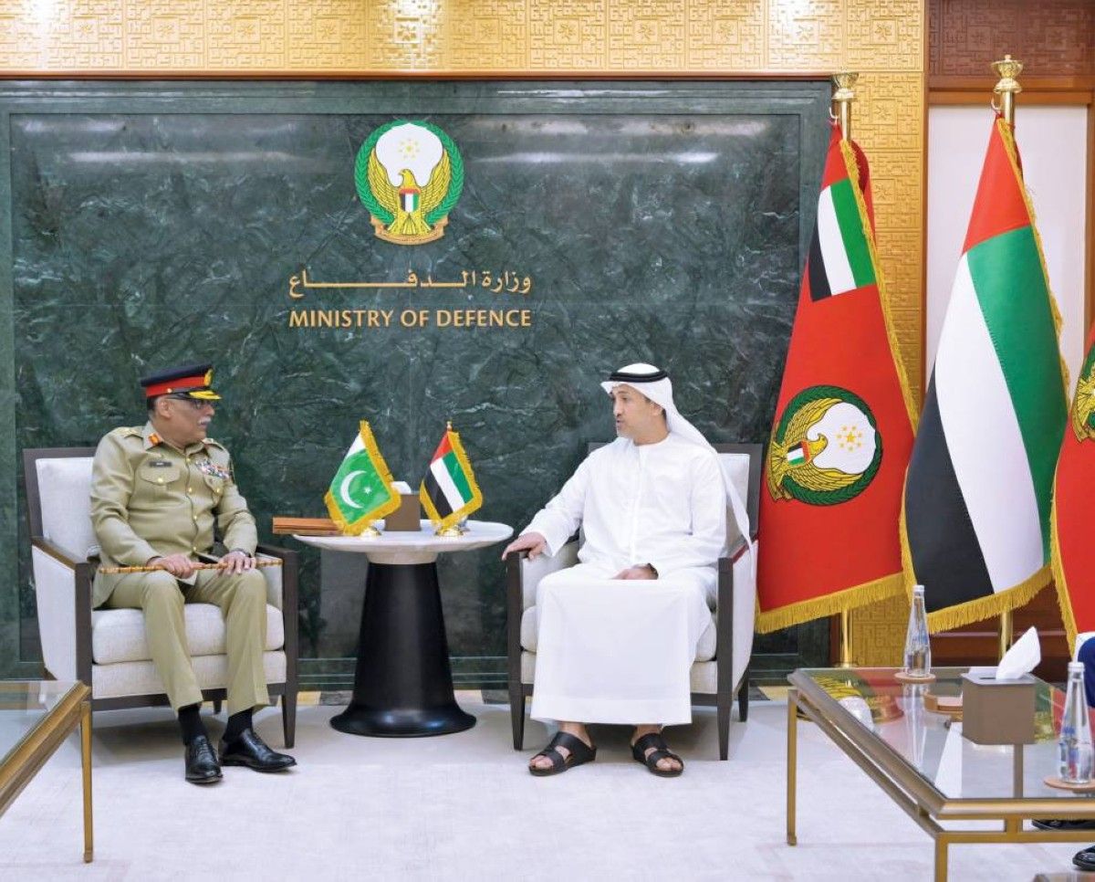 بحث العلاقات الاستراتيجية والتعاون بين الإمارات وباكستان