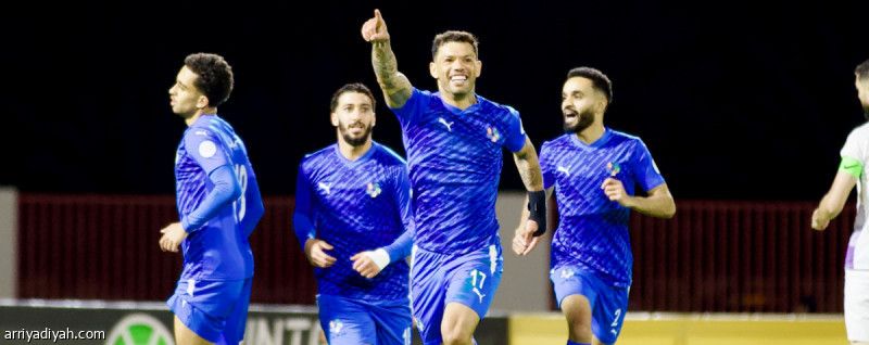 نيوم ينتصر.. وينتظر تعثر الحزم