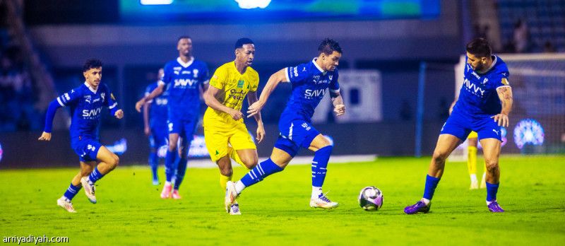 الهلال يفقد 18 نقطة بين مواجهتي الخليج