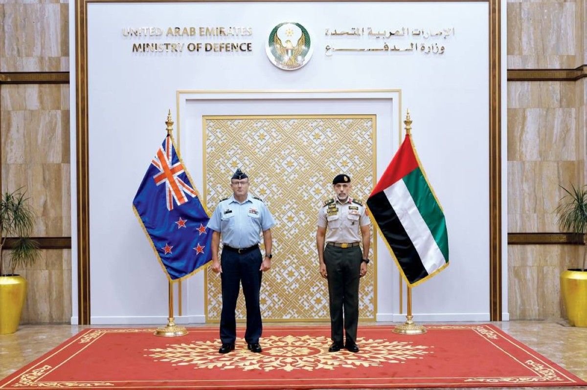 بحث التعاون العسكري بين الإمارات ونيوزيلندا