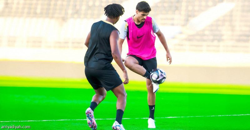 في غرفة الملابس والطائرة والنادي.. اجتماعات اتحادية لا تتوقف