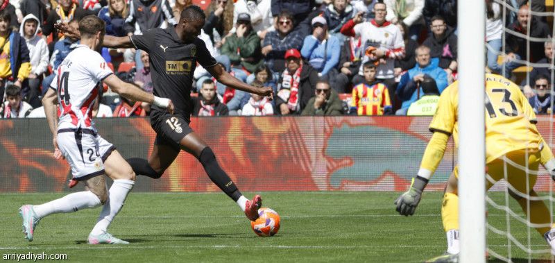 فايكانو يوقف صحوة فالنسيا