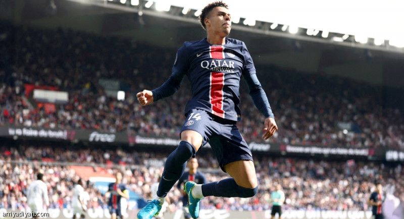 باريس يربك حسابات لوهافر