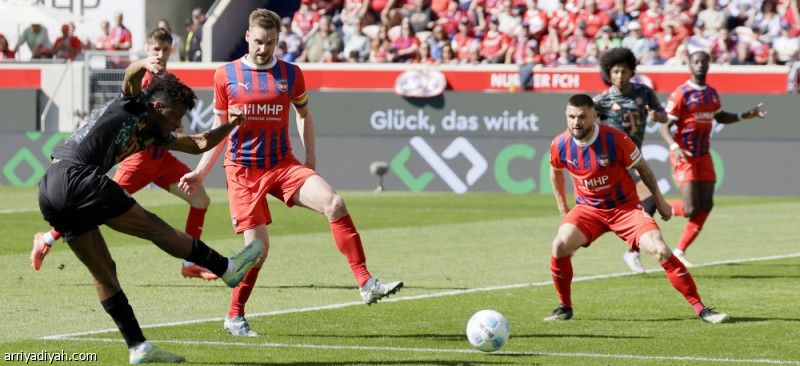 برباعية.. بايرن يلامس اللقب الـ 34